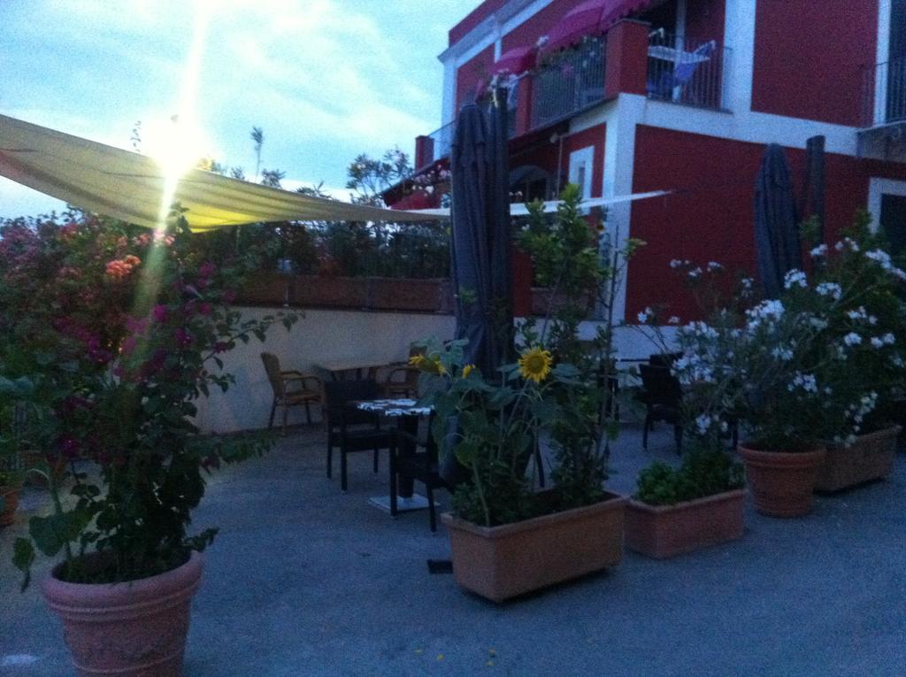 Hotel Villa Iulia เวนโตเตเน ภายนอก รูปภาพ