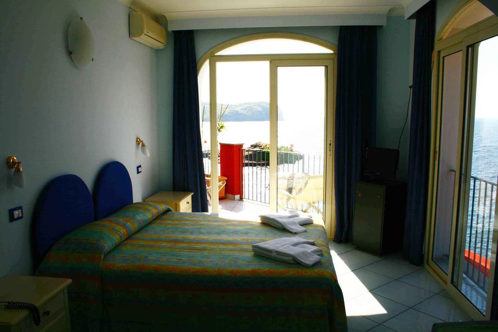 Hotel Villa Iulia เวนโตเตเน ภายนอก รูปภาพ