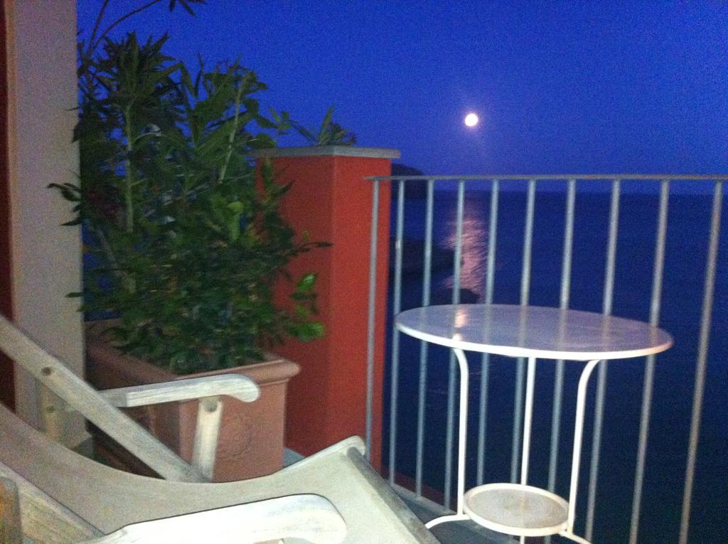 Hotel Villa Iulia เวนโตเตเน ภายนอก รูปภาพ