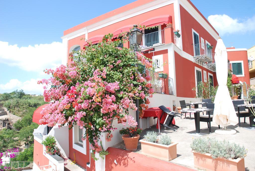 Hotel Villa Iulia เวนโตเตเน ภายนอก รูปภาพ