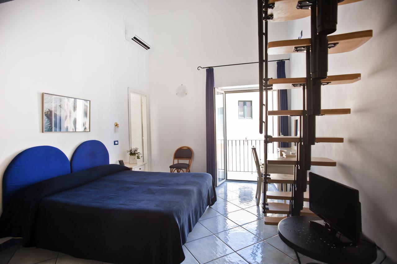 Hotel Villa Iulia เวนโตเตเน ภายนอก รูปภาพ