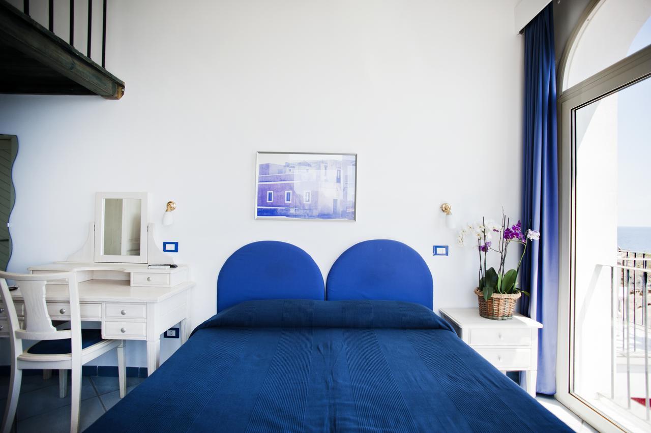 Hotel Villa Iulia เวนโตเตเน ภายนอก รูปภาพ